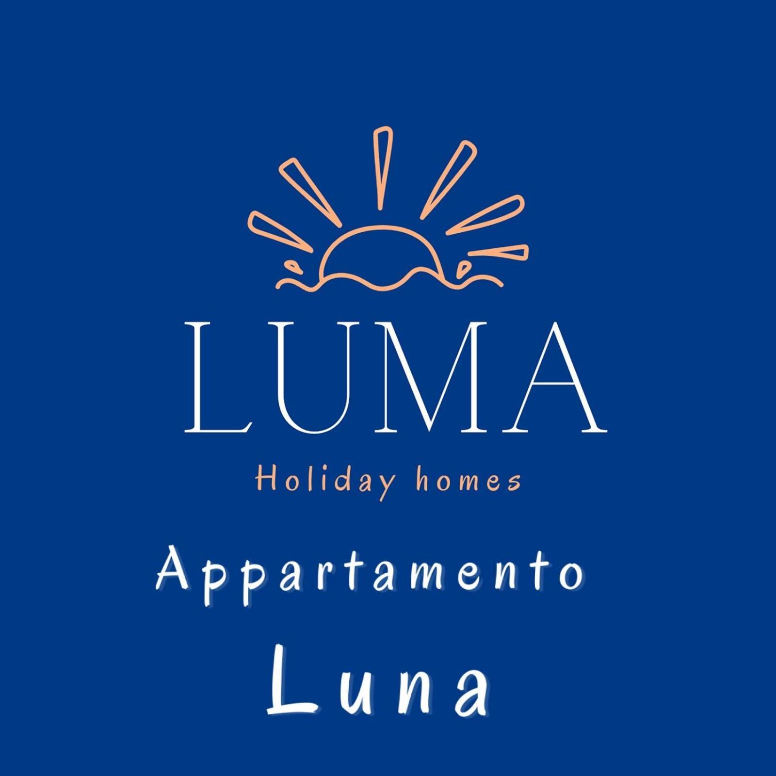 Luma Holiday Homes Mondragone Bagian luar foto