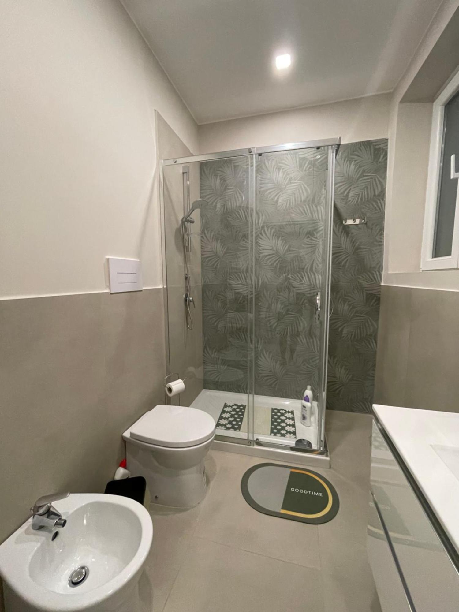Luma Holiday Homes Mondragone Bagian luar foto