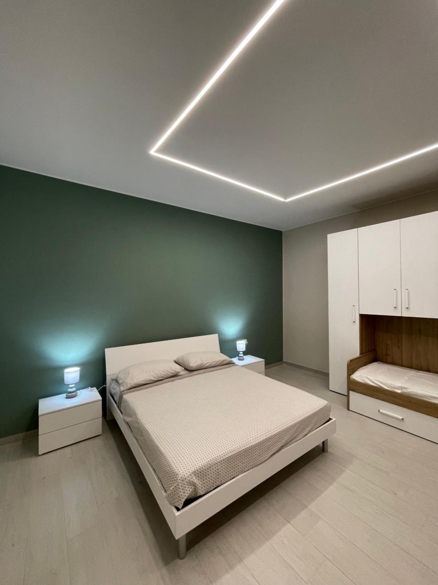 Luma Holiday Homes Mondragone Bagian luar foto