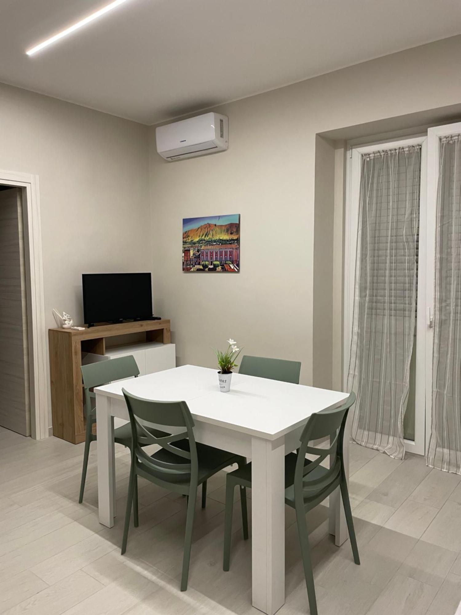 Luma Holiday Homes Mondragone Bagian luar foto