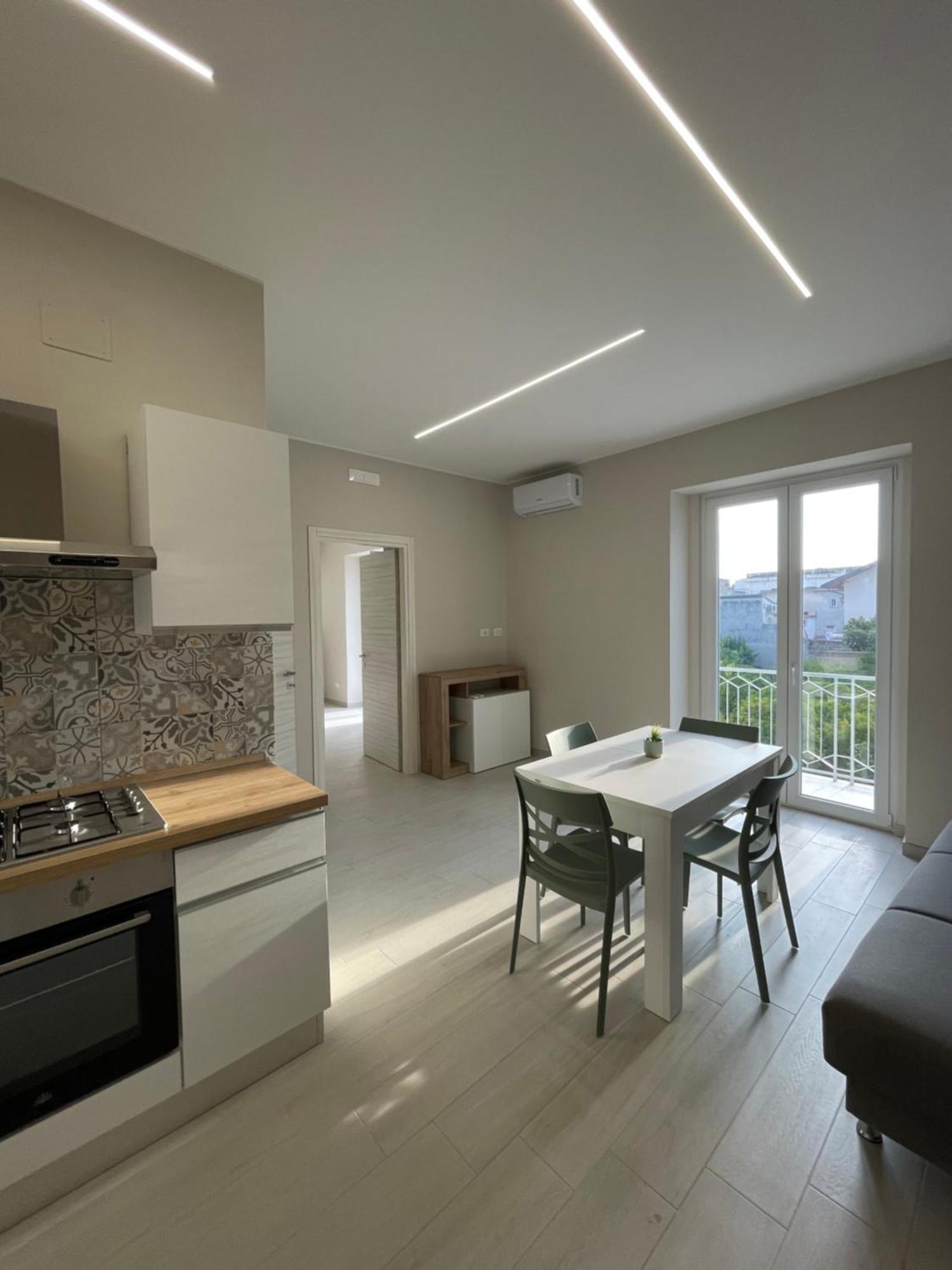 Luma Holiday Homes Mondragone Bagian luar foto